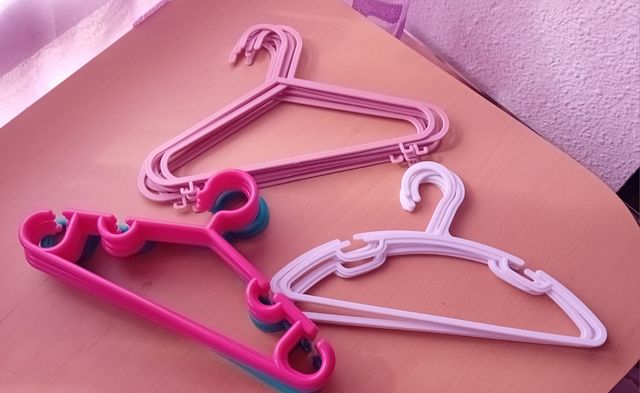 Lote 40 perchas ropa niños/as