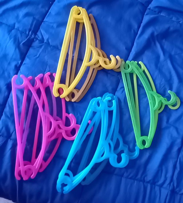 Lote 40 perchas ropa niños/as