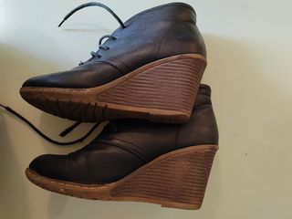 ZAPATO/BOTIN CON CORDONES