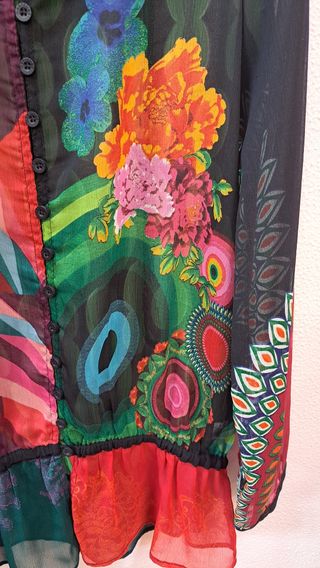 Blusa gasa Desigual