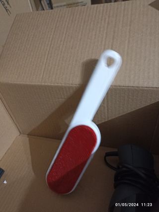 Spazzola leva pelucchi e peli