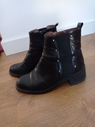 Botines negros de piel ,marca wonder