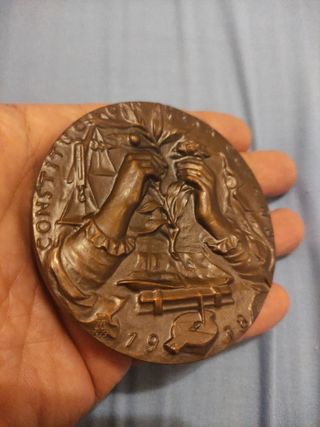ANTIGUA MEDALLA DE BRONCE.