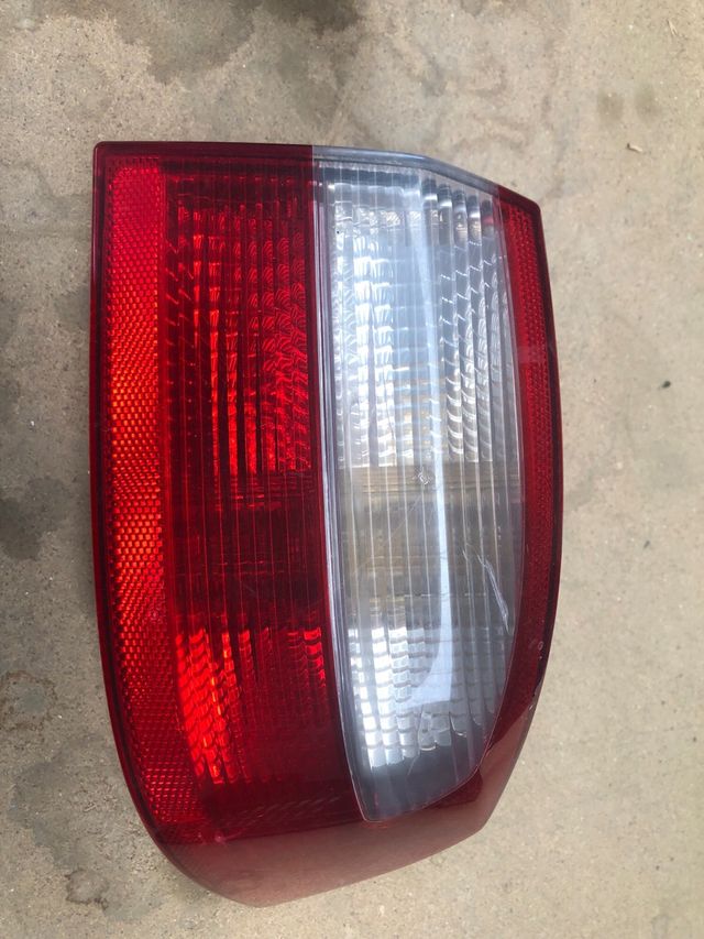 Pilotos traseros Renault laguna 2