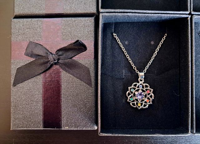 SUPER OFERTA COLGANTE PLATA (LIQUIDACIONES AMAZON)