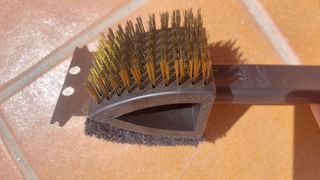 Cepillo barbacoa y parrilla