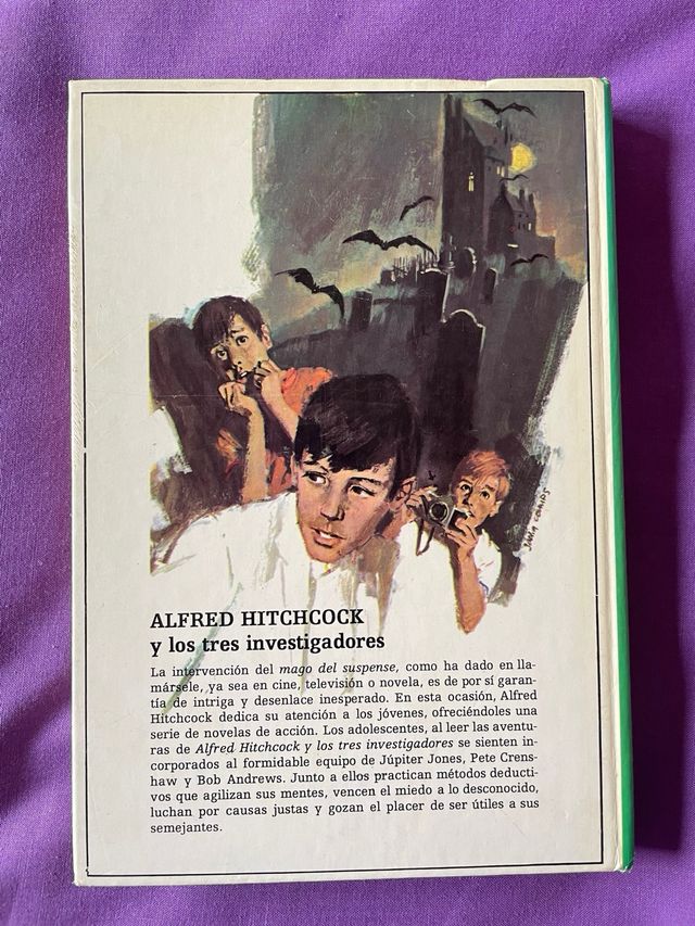 Misterio del espantapajaros siniestro