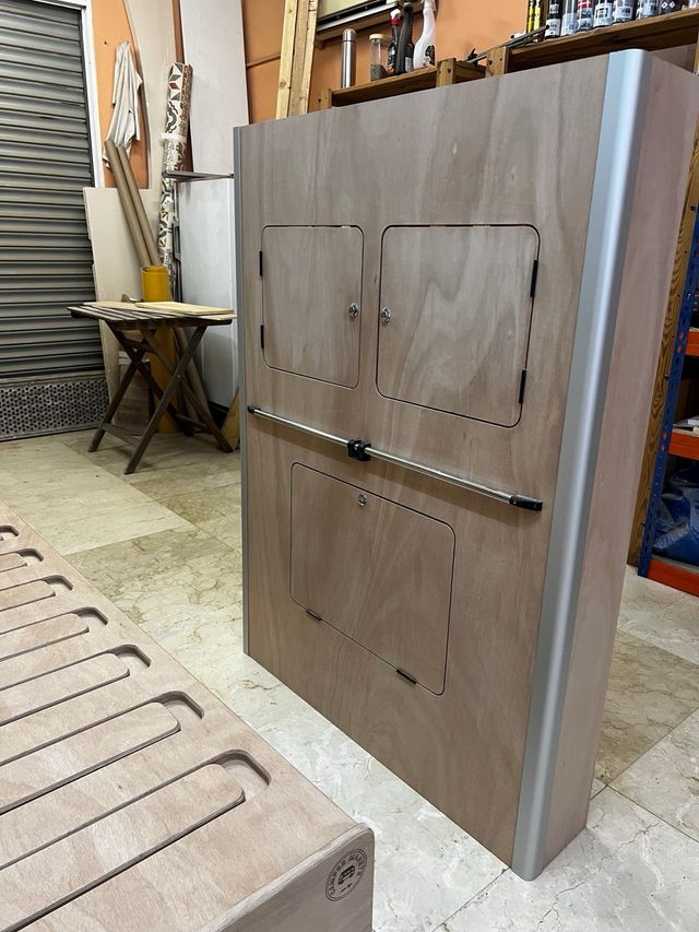 Mueble Camper “Mueble cama rastrillo y arcon alto”