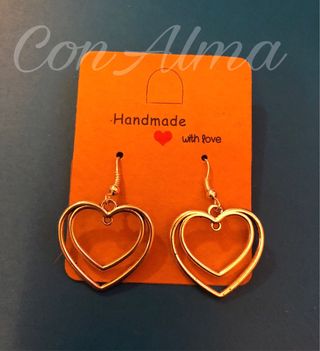 Pulseras llaveros y pendientes