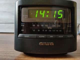 Radiodespertador AIWA