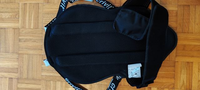 Espaldera protección moto