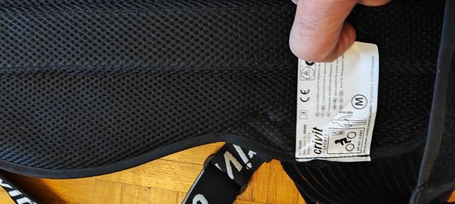 Espaldera protección moto