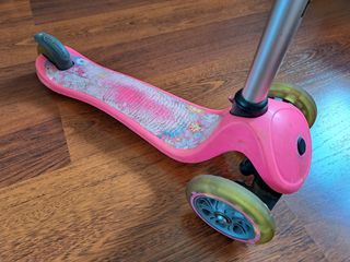 Patinete de tres ruedas Globber