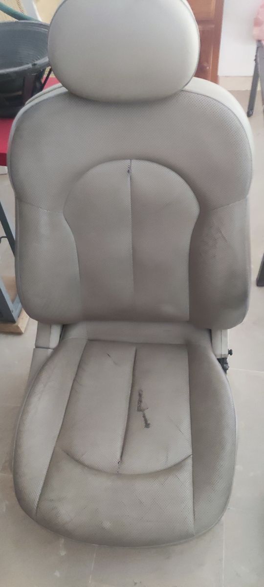 Tapicería interior piel/cuero CLK w209 beige.