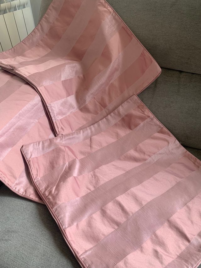 Funda cojín Ikea rosa
