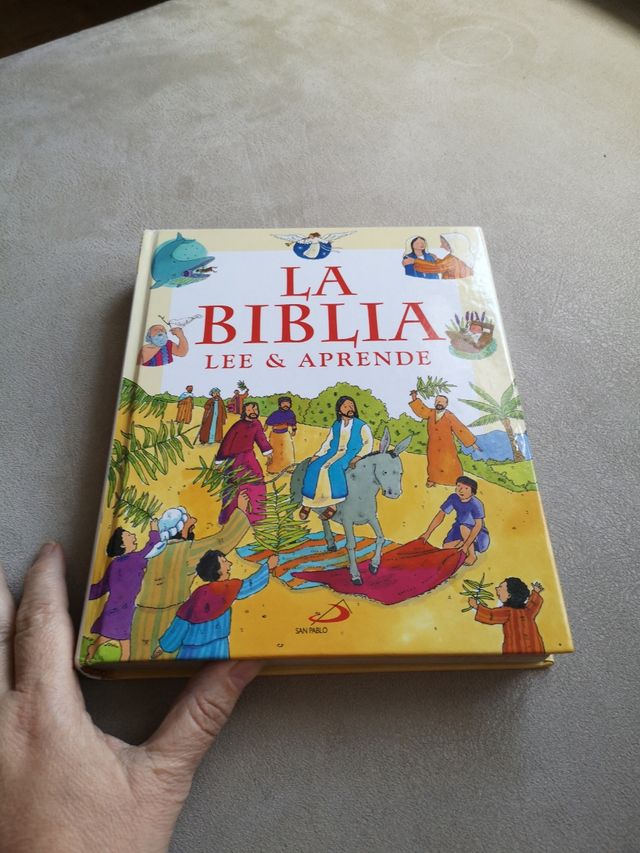 LA BIBLIA Versión infantil