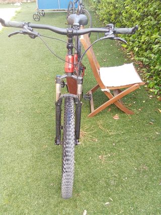 Bicicleta eléctrica GIANT roja talla S