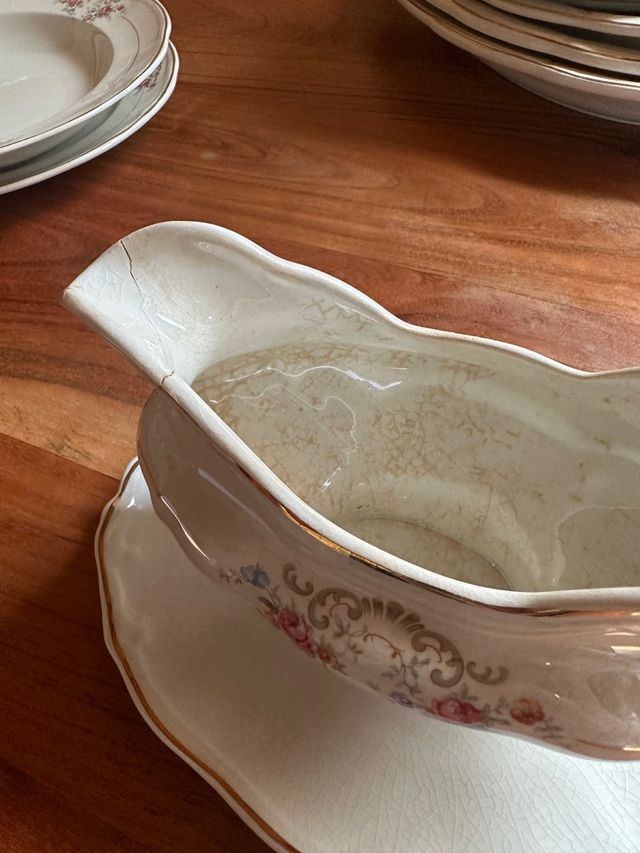 Antigua vajilla San Claudio Oviedo