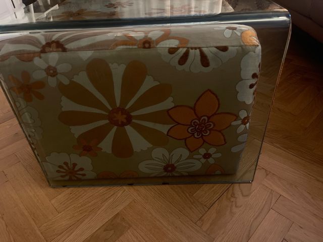 Mesa centro Natuzzi cristal 2 puffs.