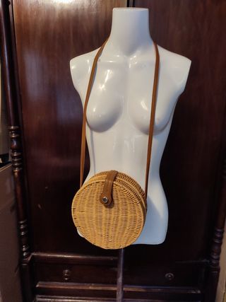 Bolso ratán mimbre fiambrera Zara