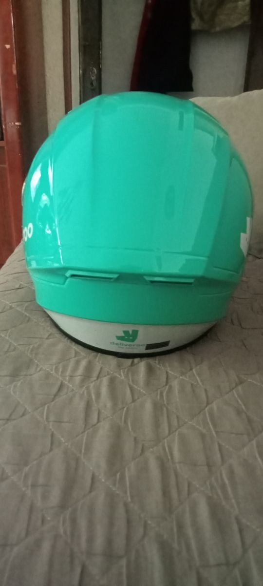 Casco para moto integrado deliveroo