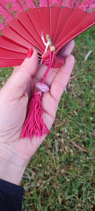 Abanico rojo de encaje