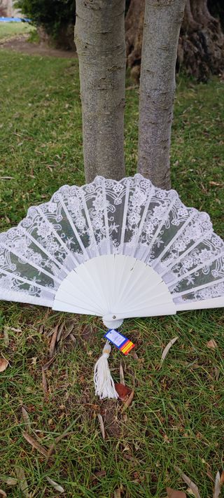 Abanico blanco de encaje Aire Distinto