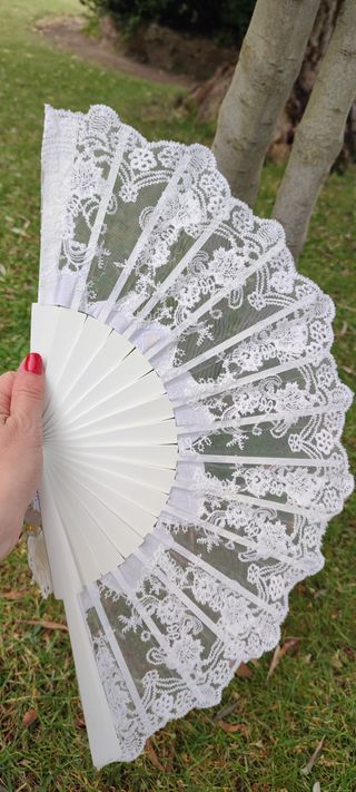 Abanico blanco de encaje Aire Distinto