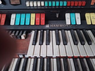 Se vende órgano eléctrico antiguo