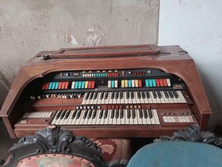 Se vende órgano eléctrico antiguo