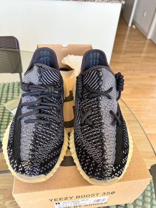 YEEZY BOOST 350 V2