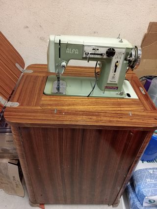 Máquina de coser antigua