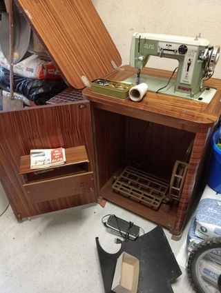 Máquina de coser antigua