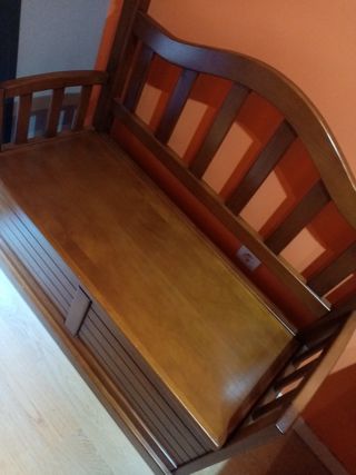Banco de madera maciza