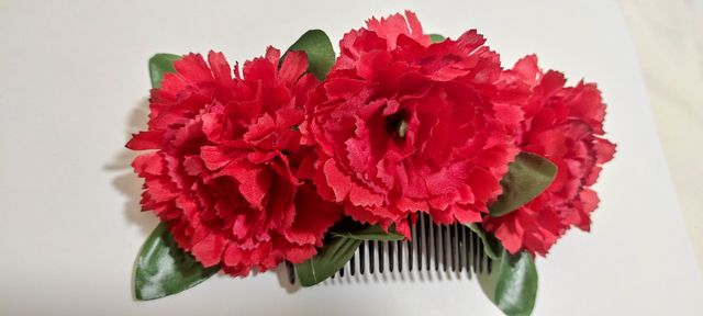 Tocado Flamenca ramillete peineta clavel