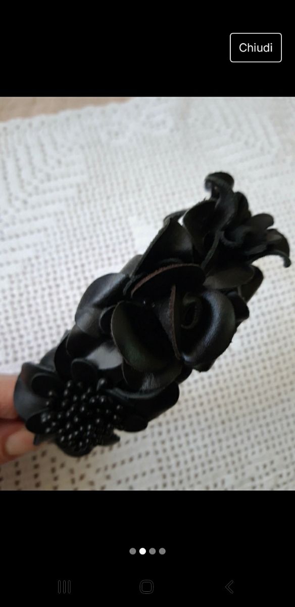 Cerchietto con fiori in pelle