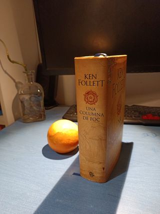 Ken Follet: Una columna de foc