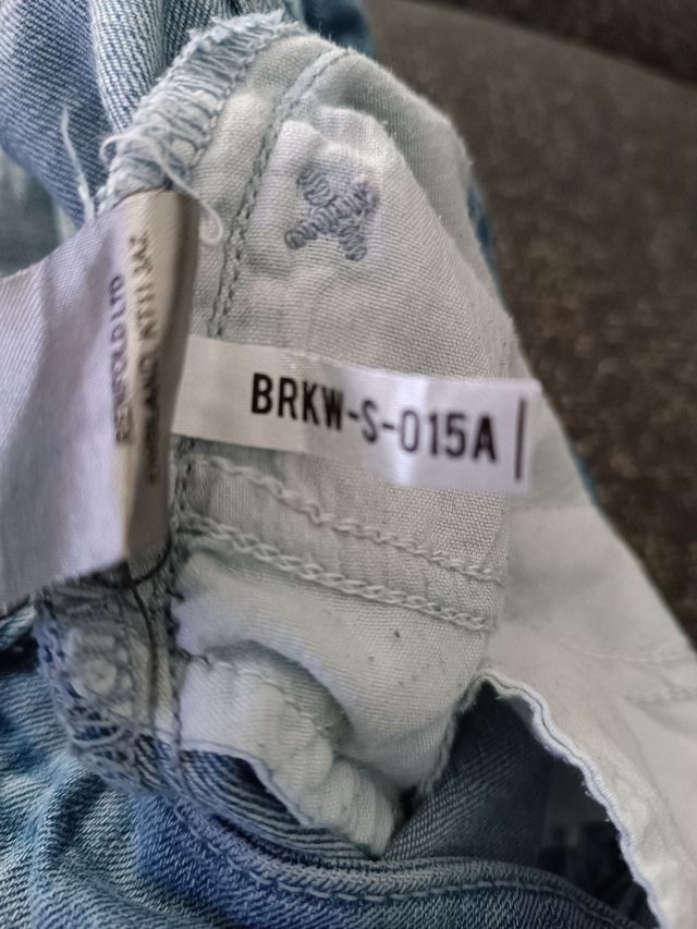 Pantalón vaquero corto