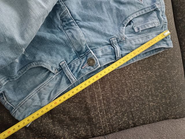 Pantalón vaquero corto