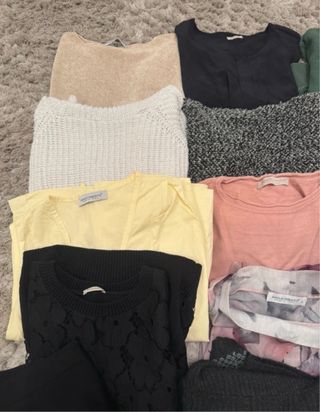 Vari indumenti firmati