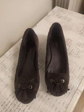 zapatos ante marrón tacón muy bajo