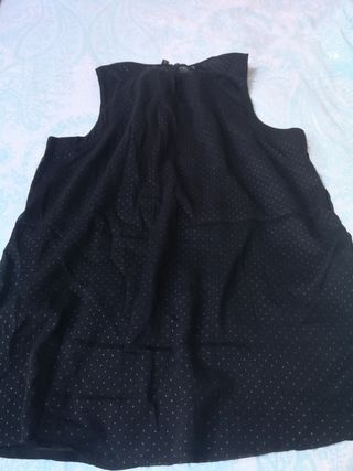 Blusa negra brillos. Talla S