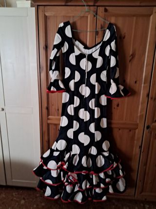 Traje flamenca clásico negro blanco