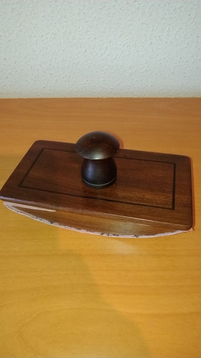 Antiguo secante de madera para escritura con tinta