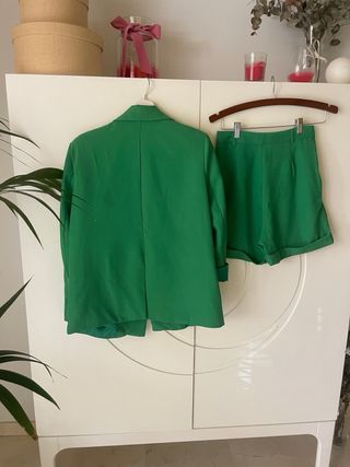 Conjunto chaqueta y bermuda Shein