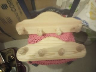 2 percheros de madera