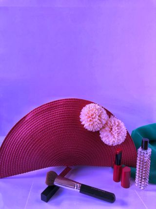 Cartera de mano rafia rojo flores rosa palido