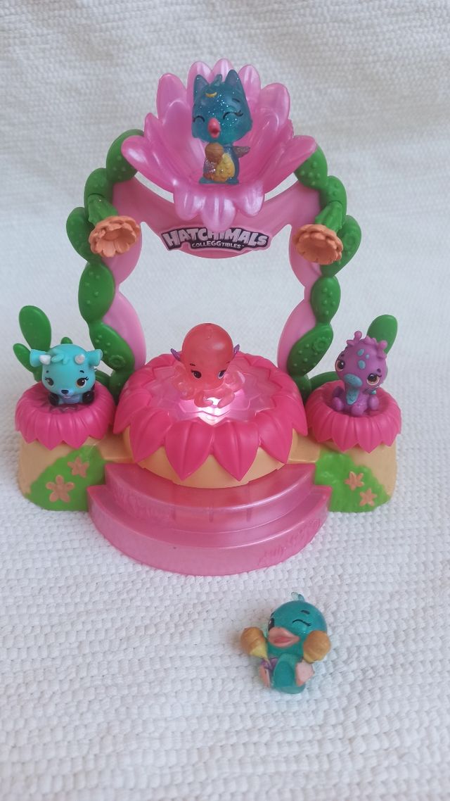 Hatchimals escenario + 5 Hatchimals