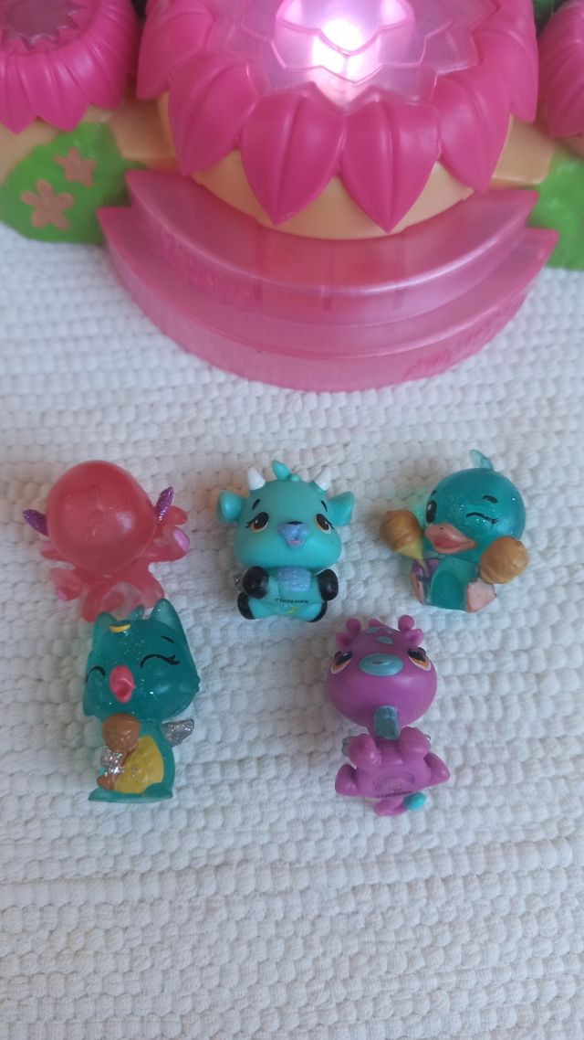 Hatchimals escenario + 5 Hatchimals