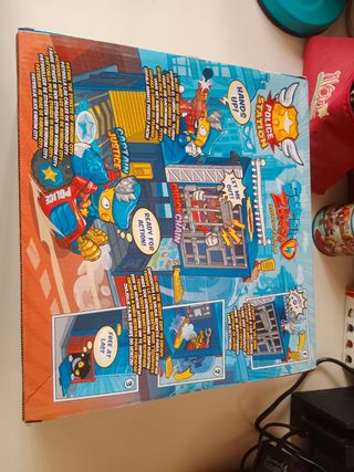 Comisaria policía superzings